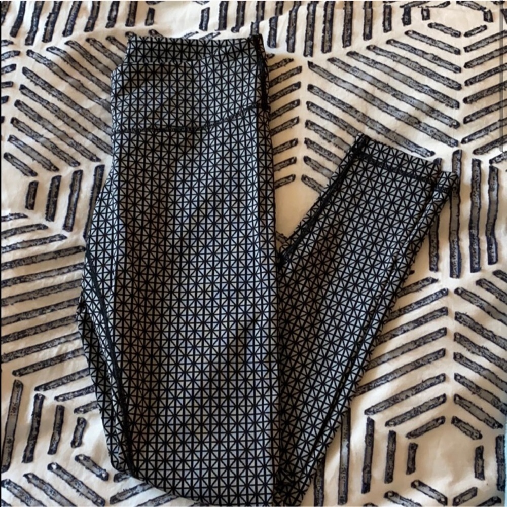 NWOT Lululemon Leggings- 6 - Picture 1 of 4